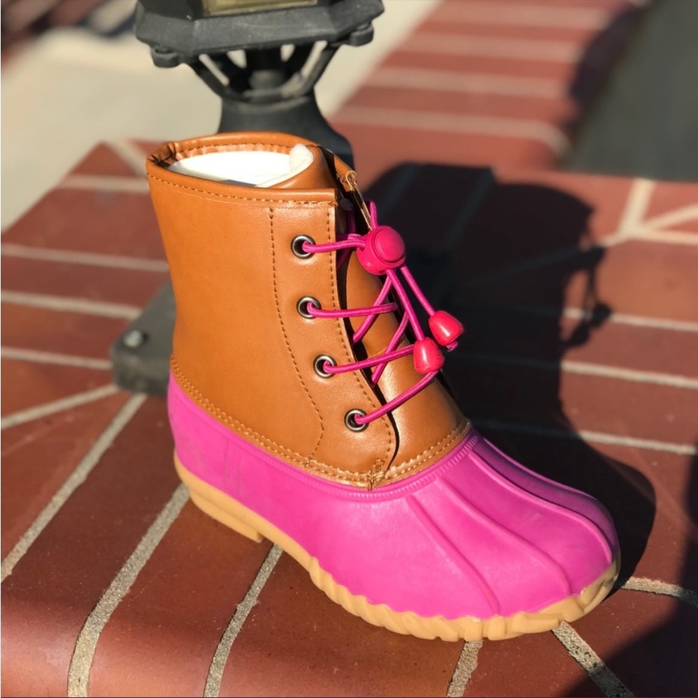 GIRLS LACE UP DUCK BOOTS NEW SIZE 2